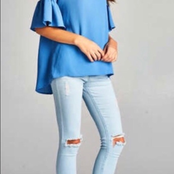 Bell sleeve ivory blouse worn once EUC - Picture 6 of 6